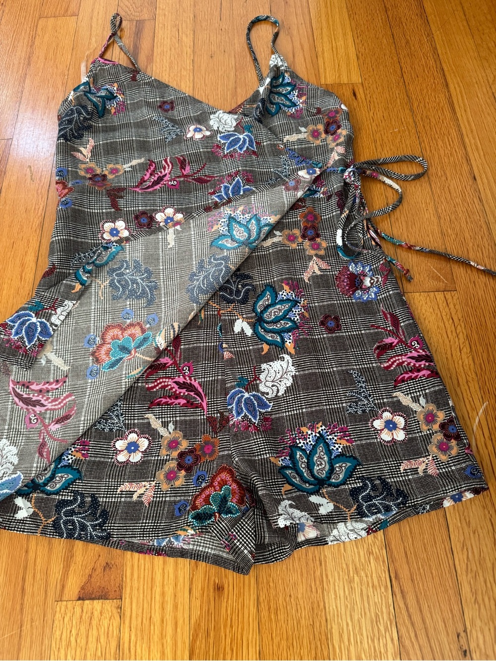 Blue Blush Plaid & Floral Embroidered Faux Wrap Romper Size S Cottagecore Boho - Picture 2 of 8